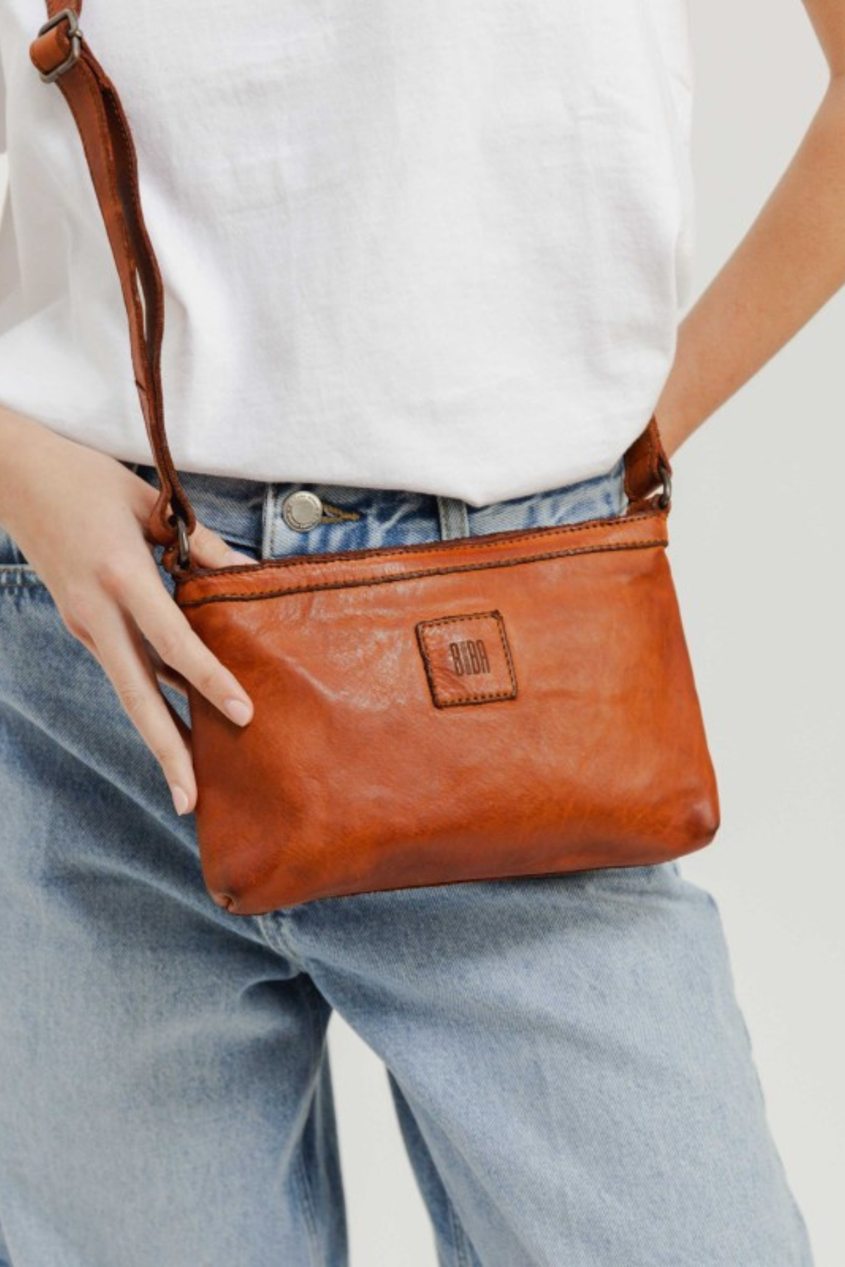 Mini sac bandoulière cuir Biba Boston – Pochette bandoulière cuir de vachette lavé