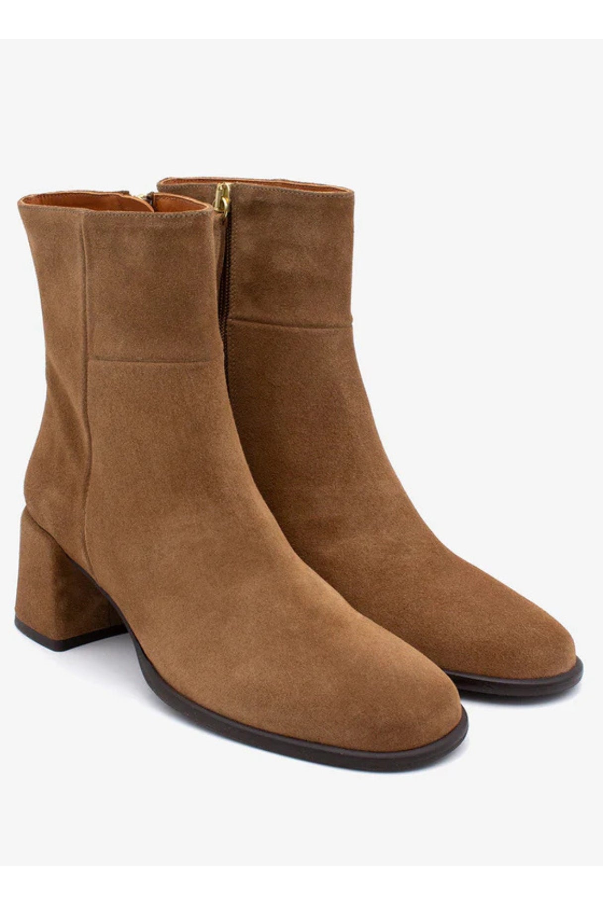 Bottines YTIMIA en daim camel – Ángel Alarcón