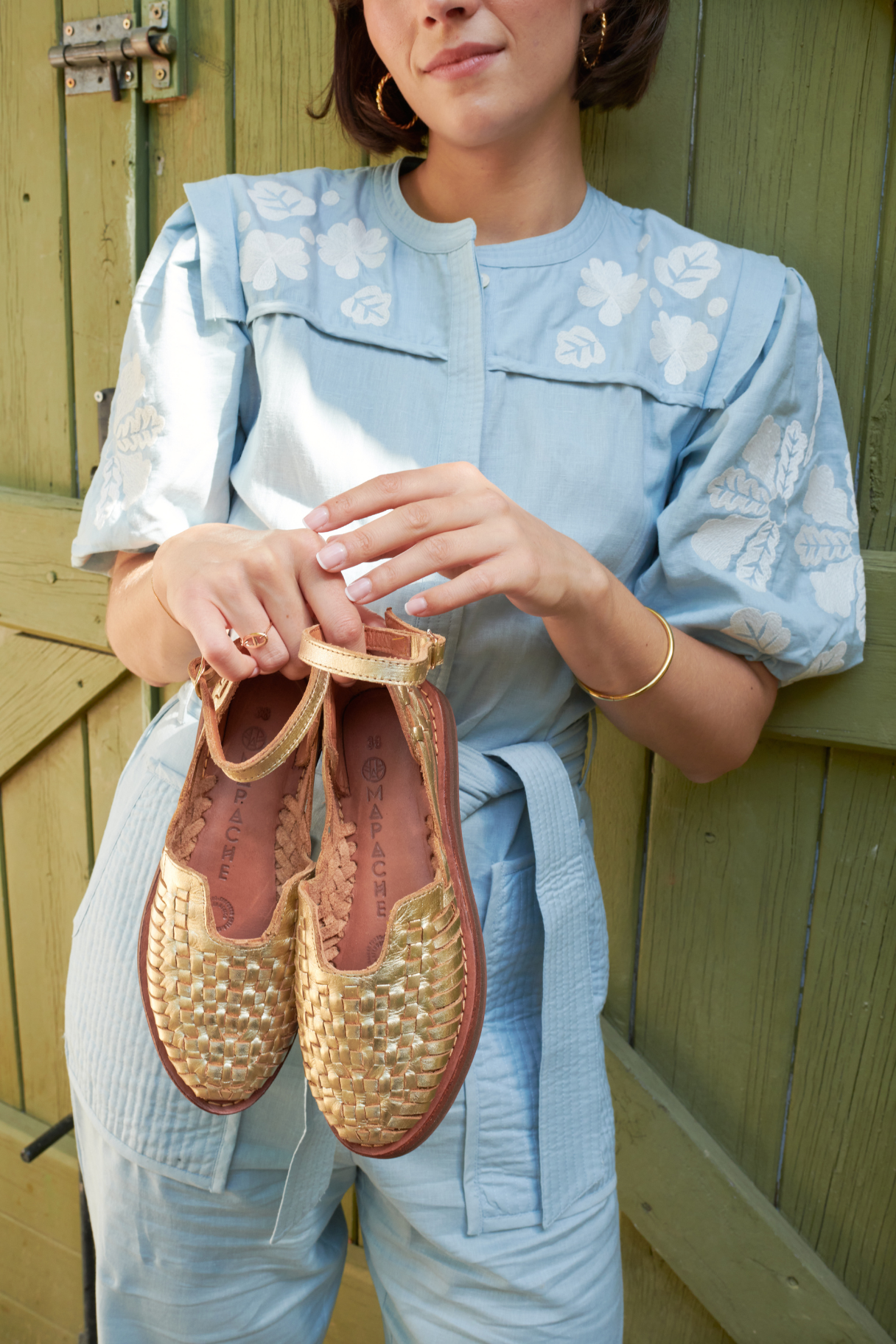 Sandales Mapache Carmen champagne, avec bride cheville et finition brillante