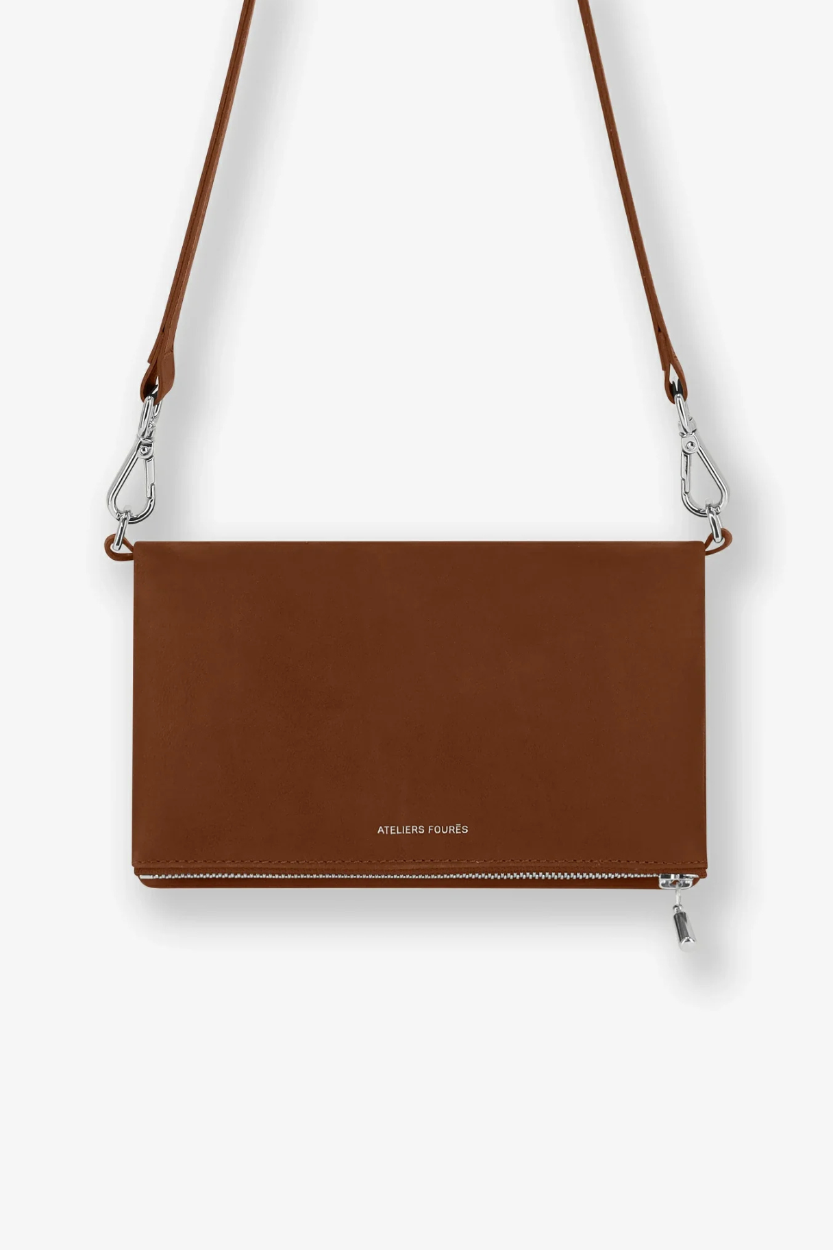Pochette Mycène cuir marron Ateliers Fourès logo argenté embossé