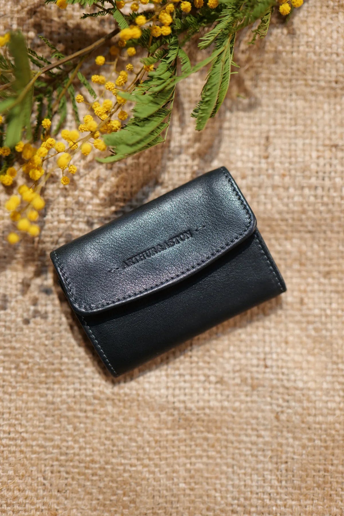 Porte-monnaie homme compact Arthur & Aston en cuir noir, anti-RFID