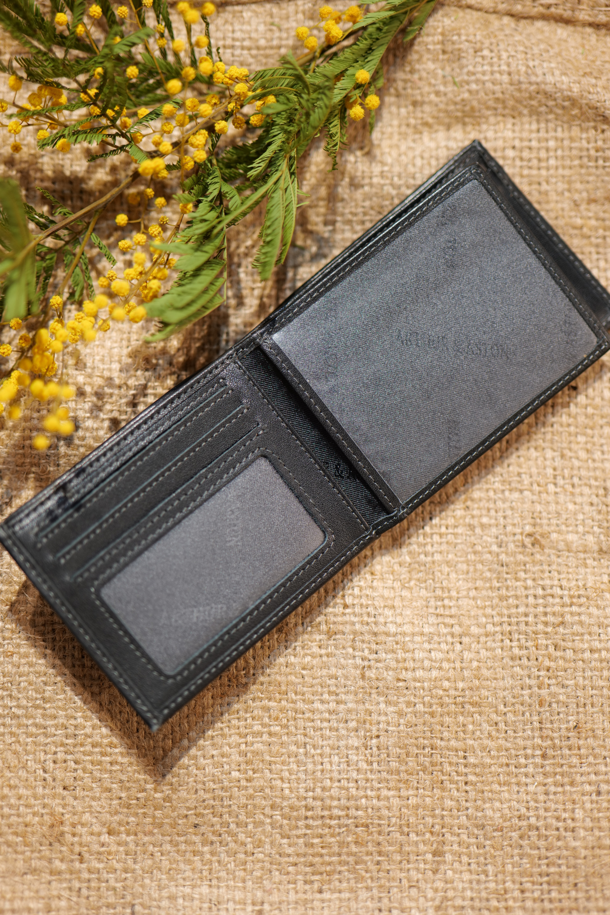 Portefeuille en cuir avec protection anti-piratage RFID