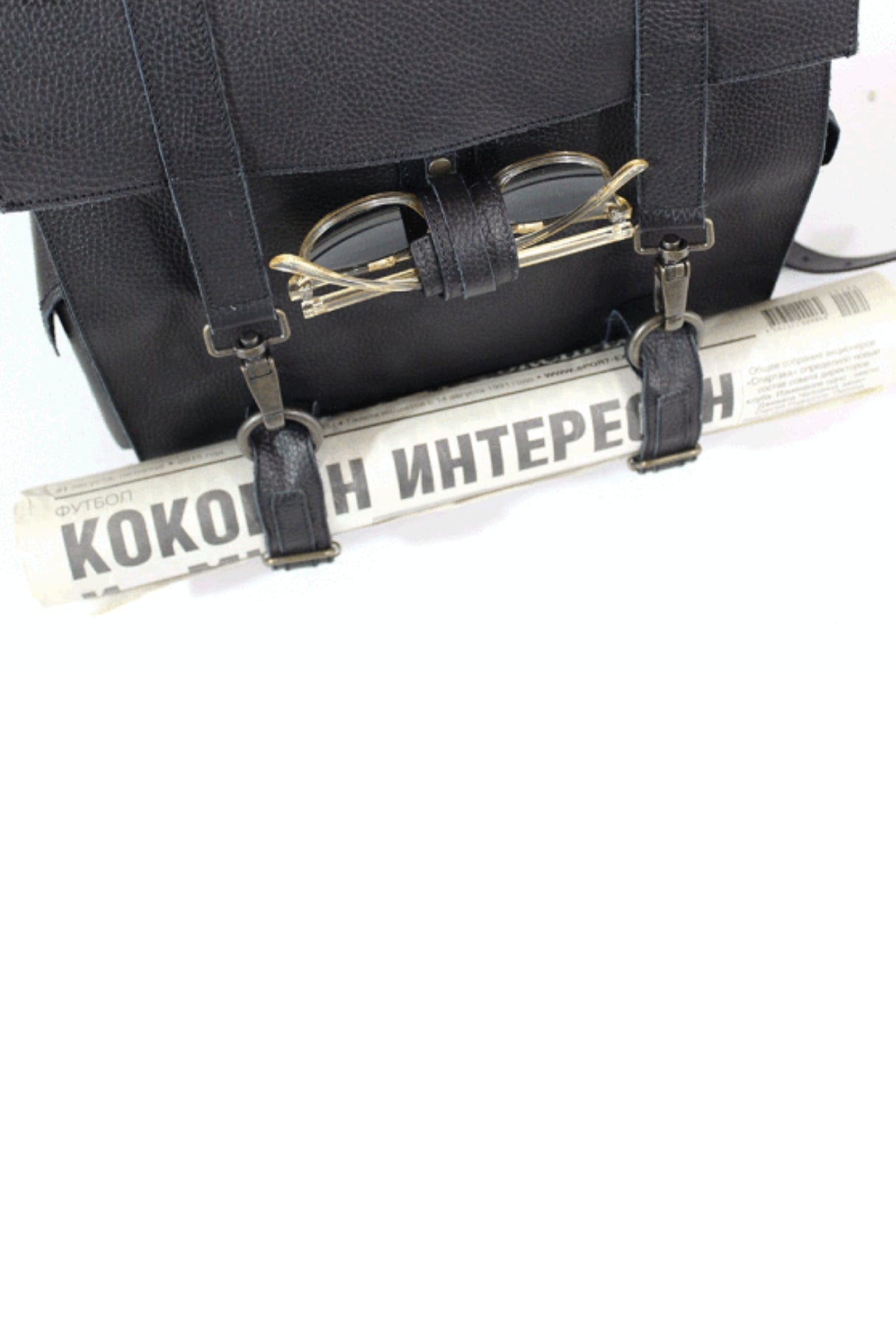 Sac à dos Survey en cuir noir de Kjøre Project, vue détail