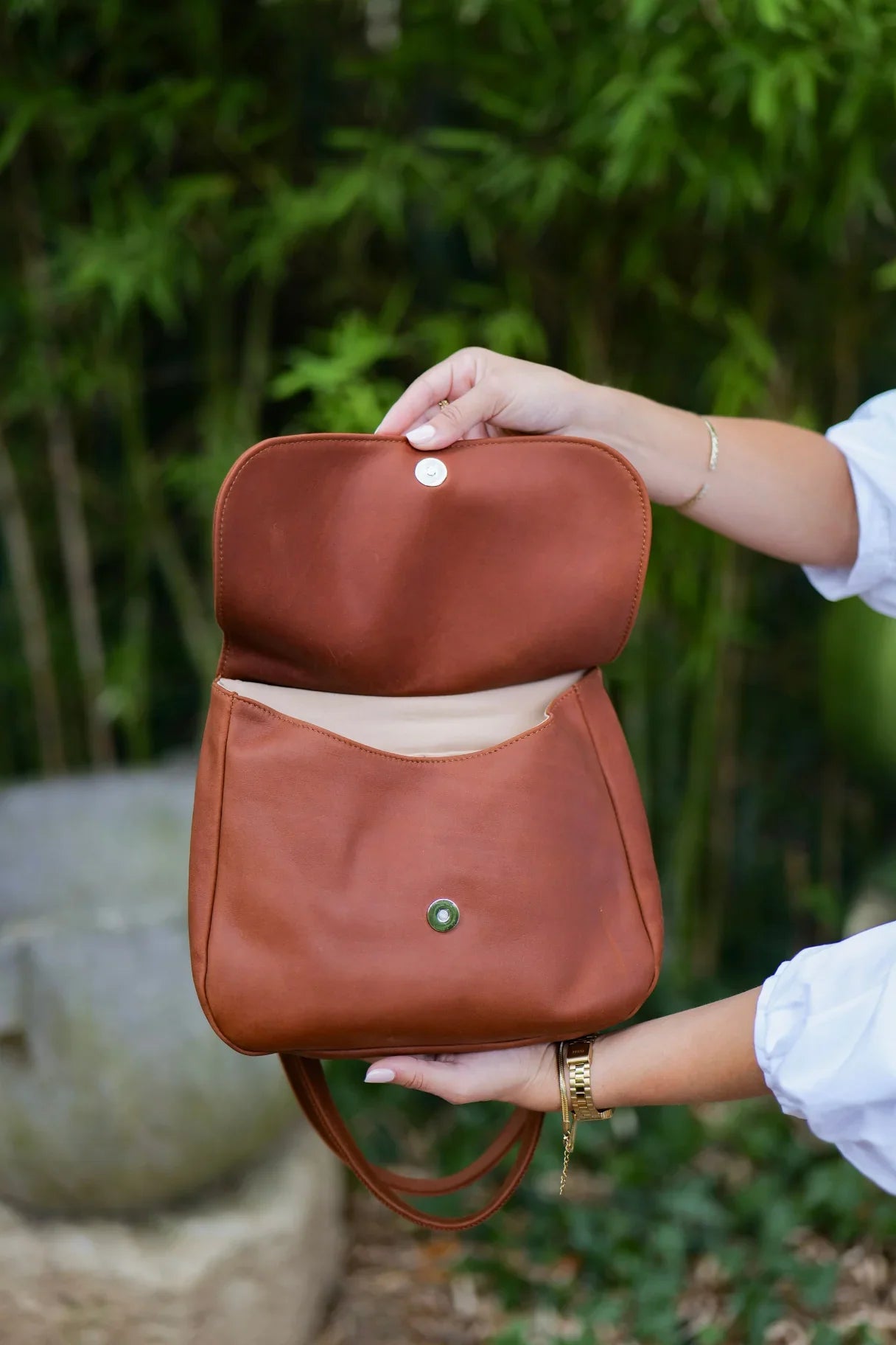 Intérieur du sac Artémis compact avec rabat ouvert