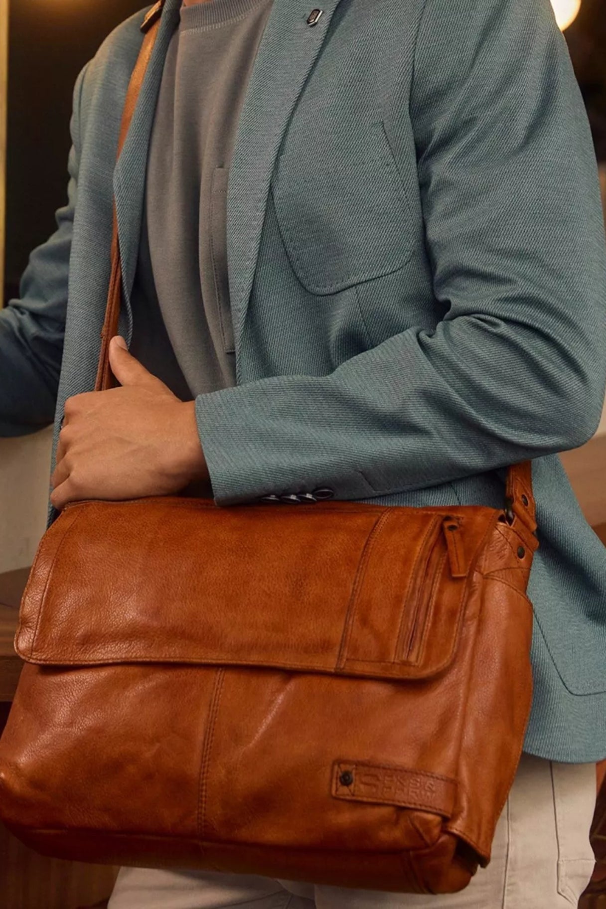 Sac cartable bandoulière en cuir Spikes Sparrow modèle Deen