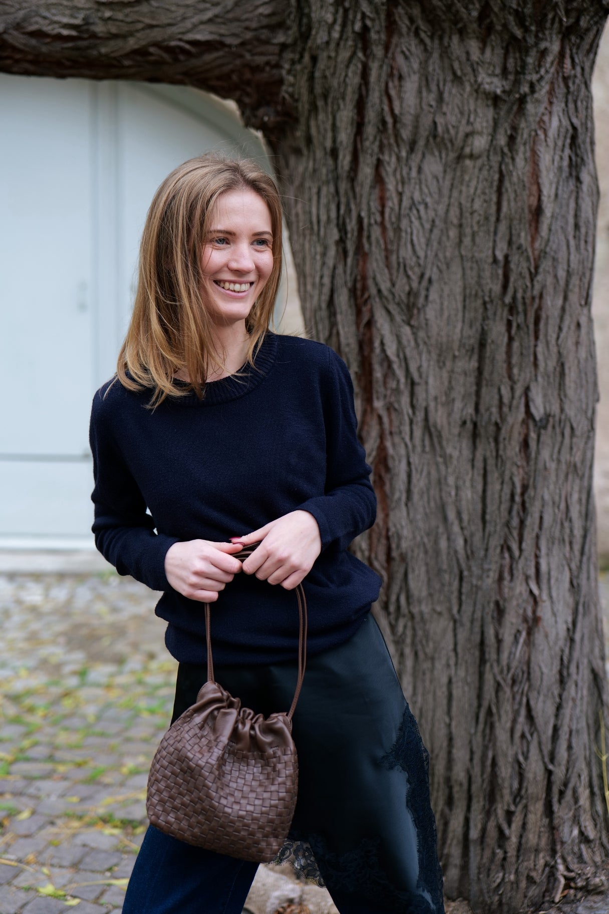 Sac seau Dania en cuir d’agneau tressé – Naterra Factory