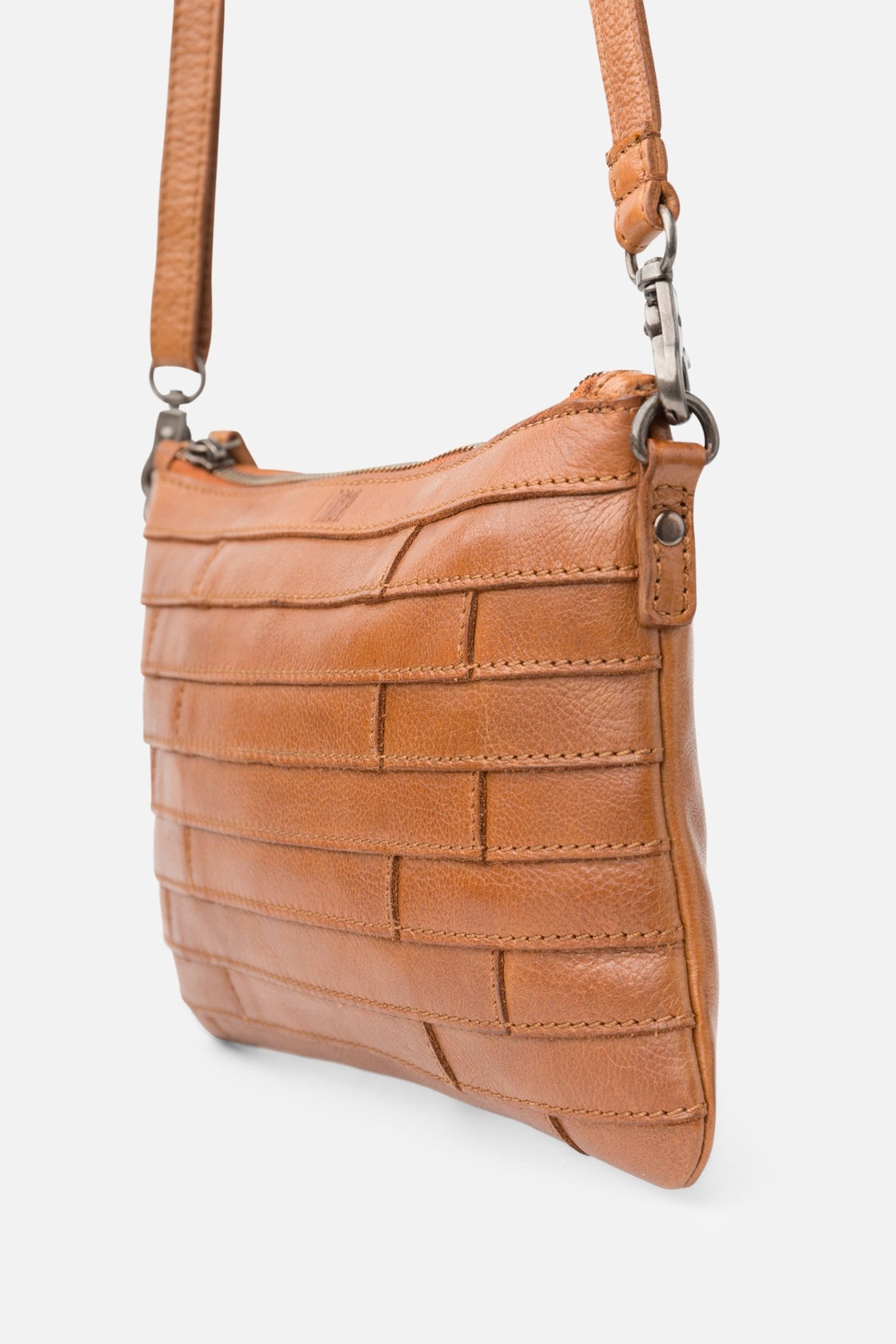Vue détail du sac Lewisburg Biba en cuir lavé