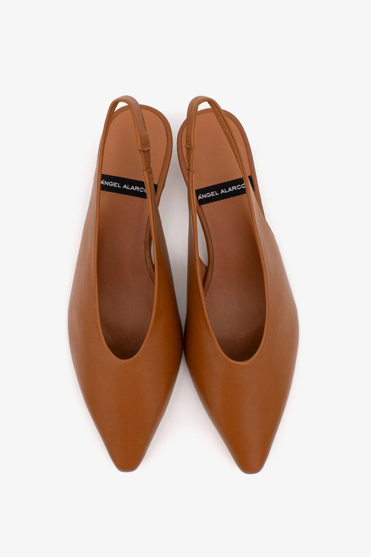 Escarpins slingback cuir camel Sonia Ángel Alarcón, vue du dessus