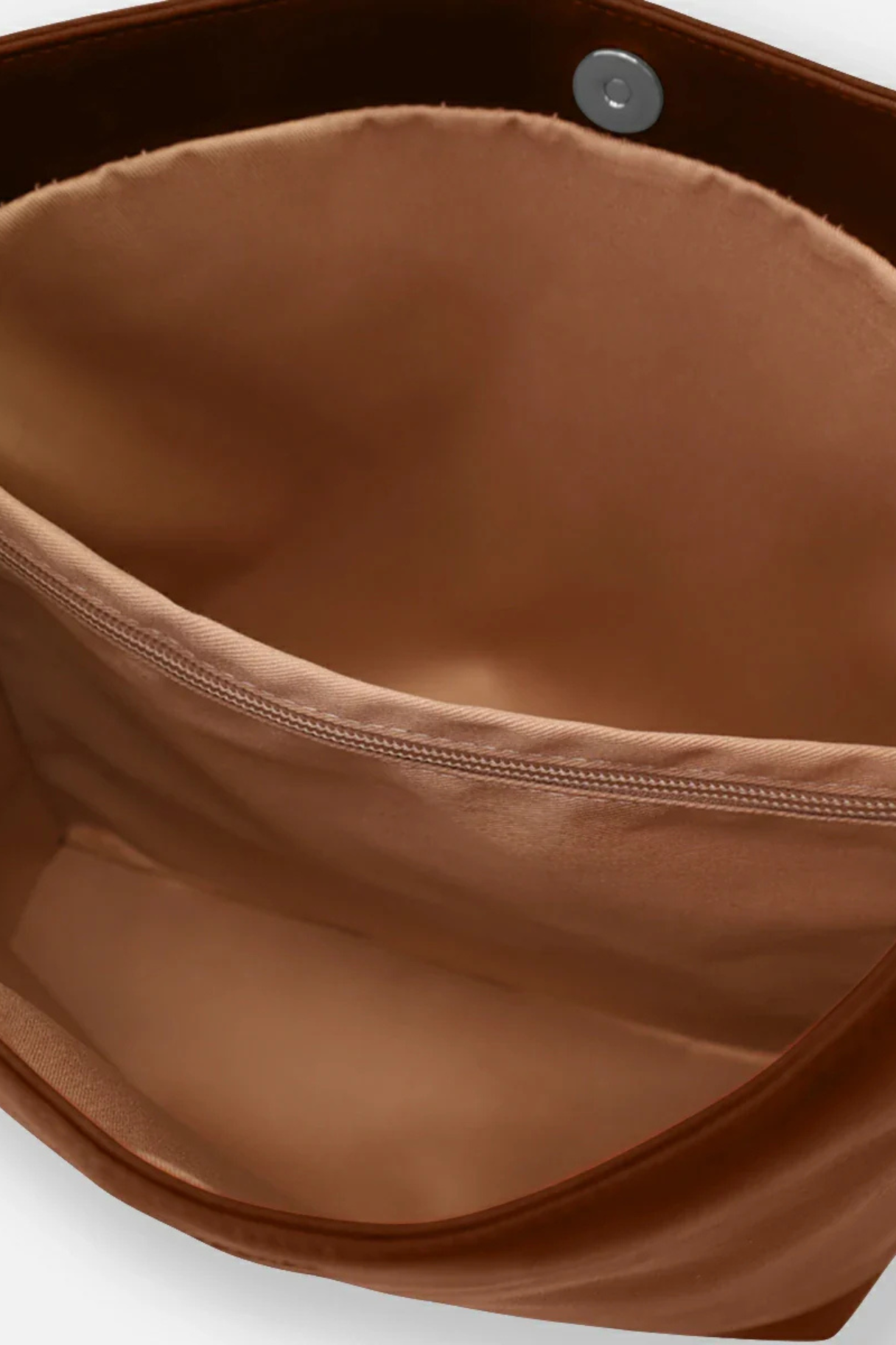 Intérieur sac Adastrée avec poche zippée centrale et fermeture magnétique
