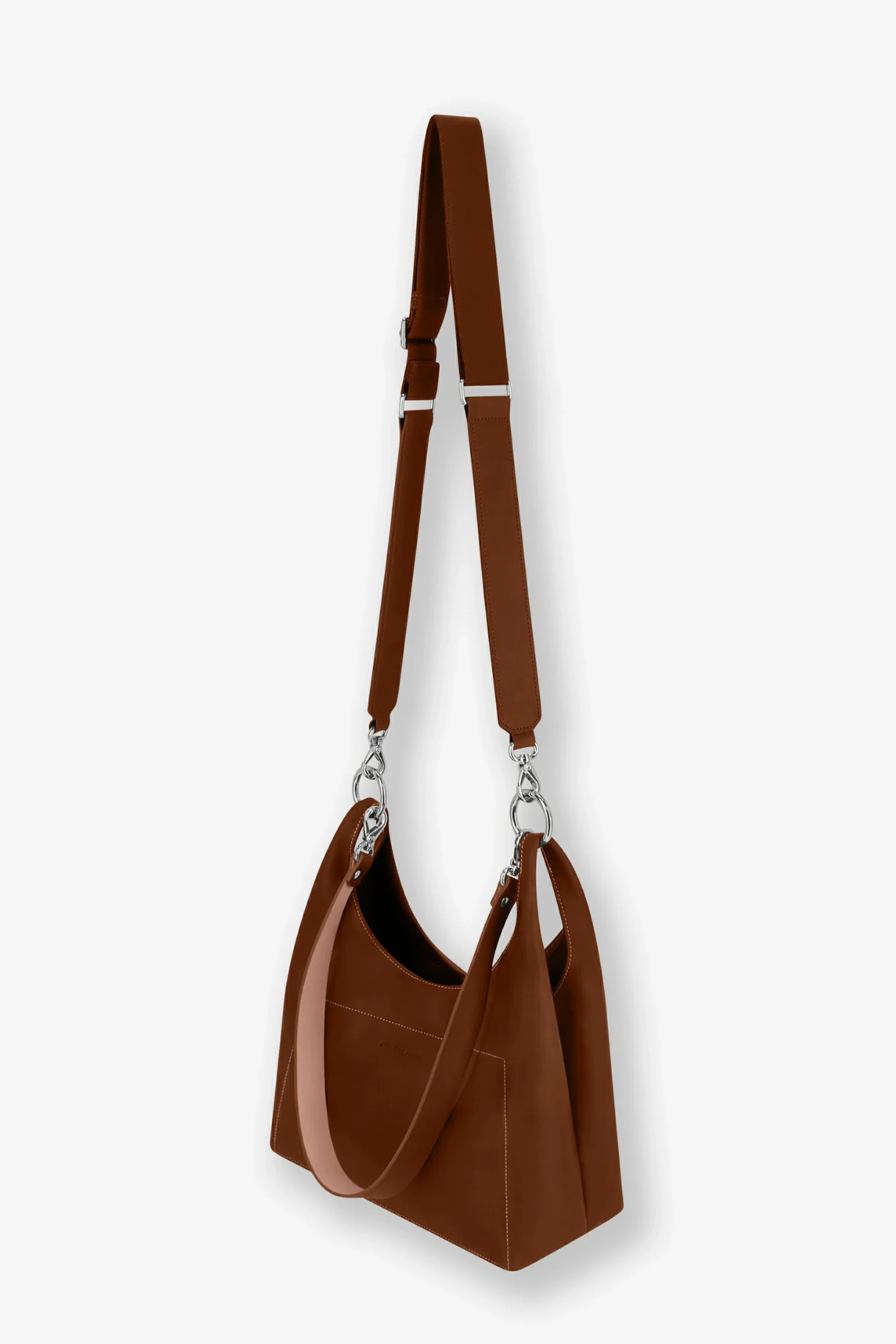 Sac Amazone cuir marron vue trois quarts avec bandoulière large en cuir