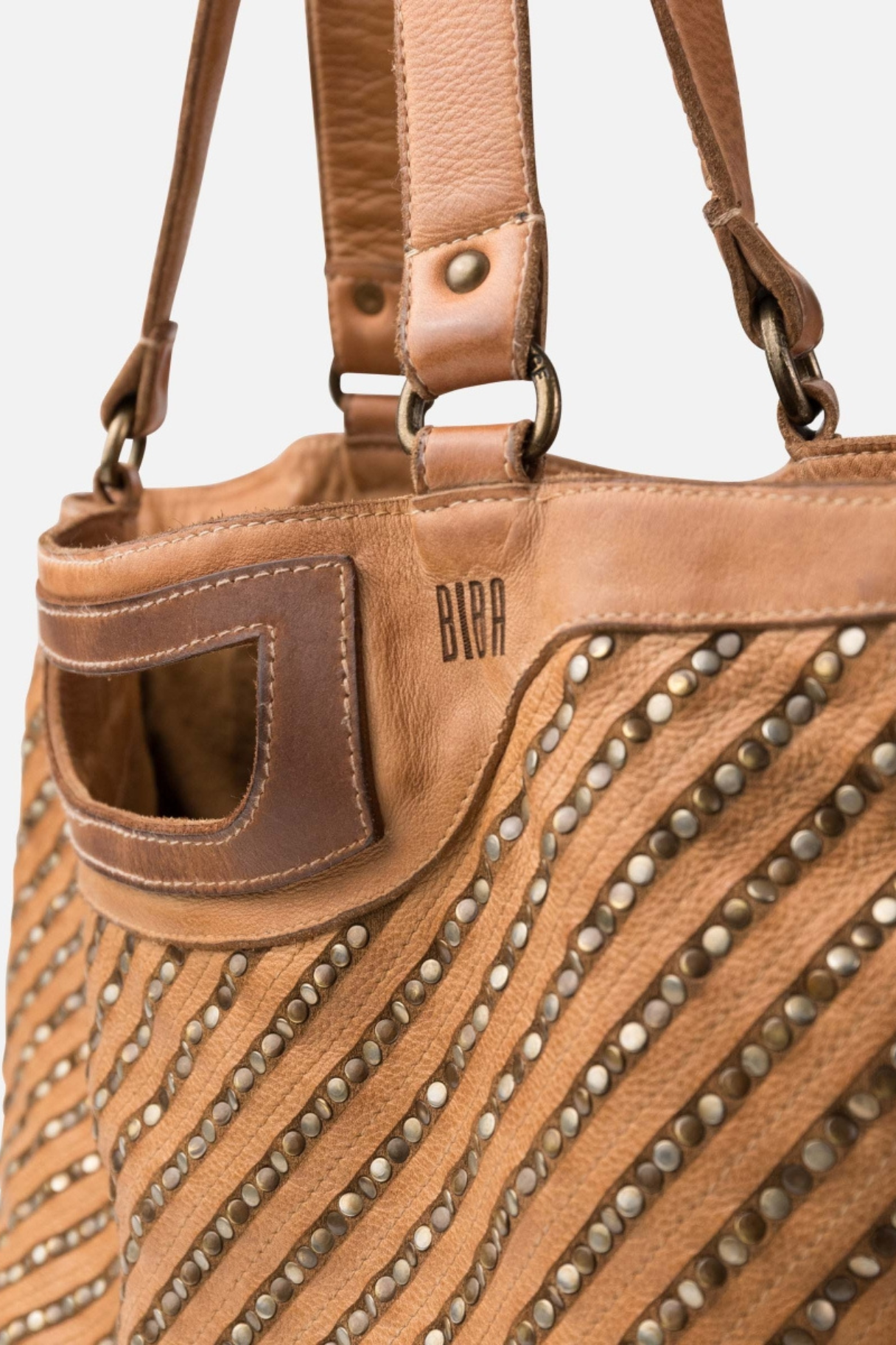 Sac cabas femme cuir camel avec détails ajourés