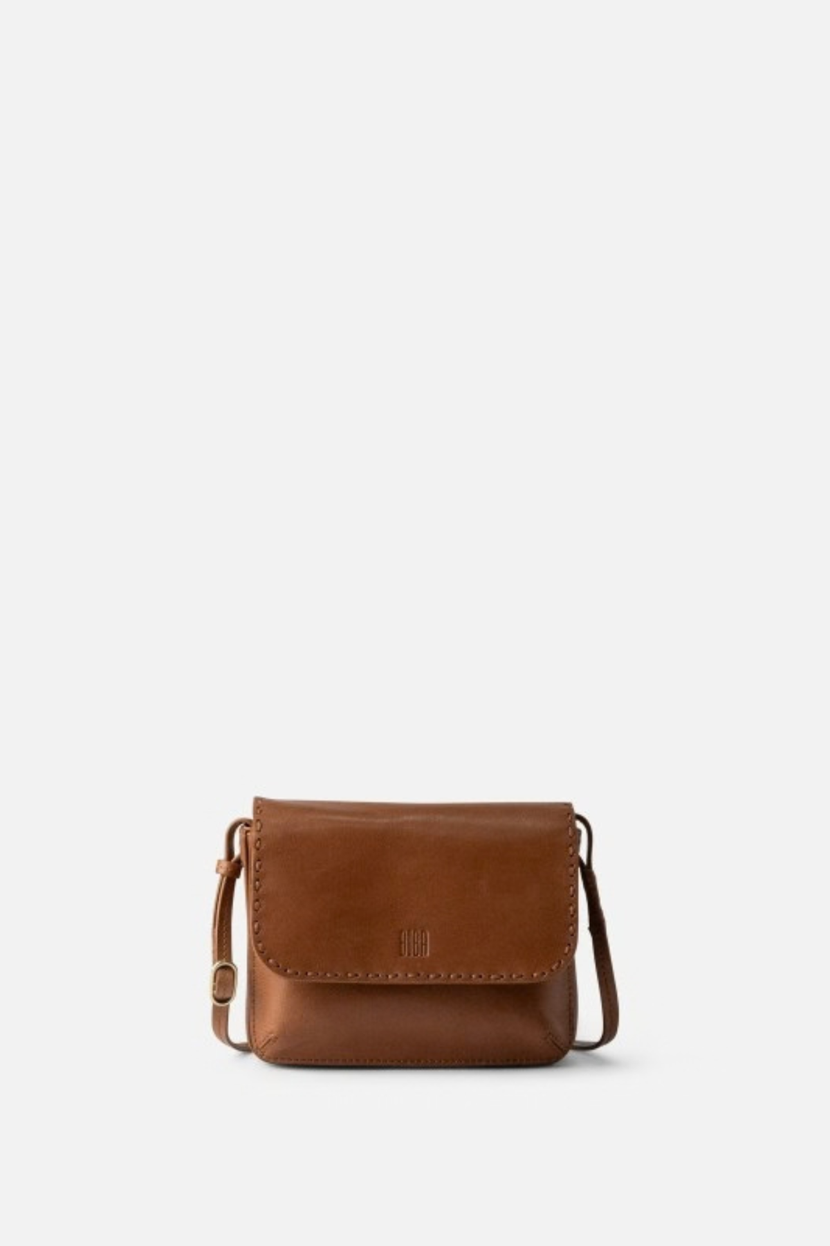 Petite besace Hatch Biba en cuir de vachette cognac, rabat à surpiqûres perforées, 19 x 16 x 4 cm