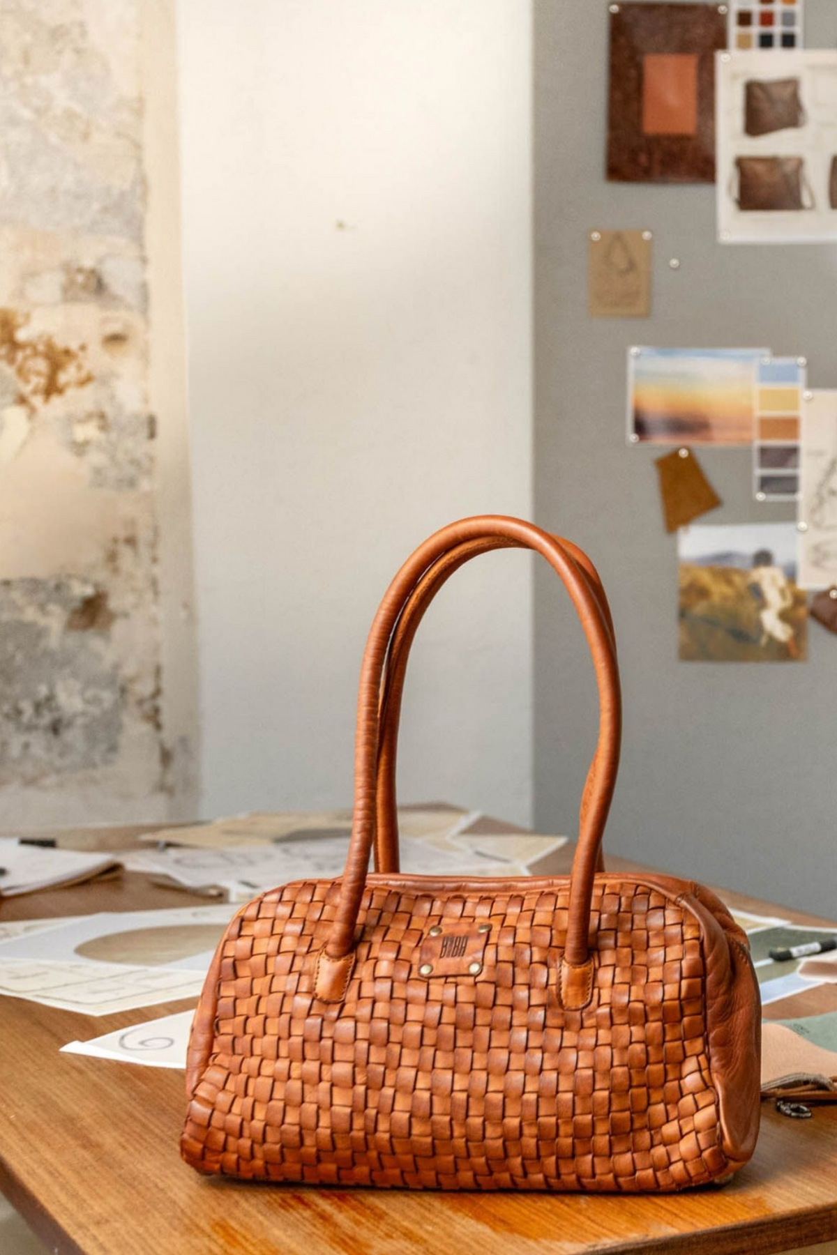 Sac Kansas Biba en cuir tressé main cognac 